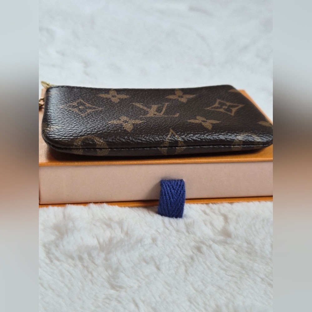 Louis Vuitton Monogram Key Pouch Pochette Clé Coin Card Holder BNIB - Picture 6 of 7